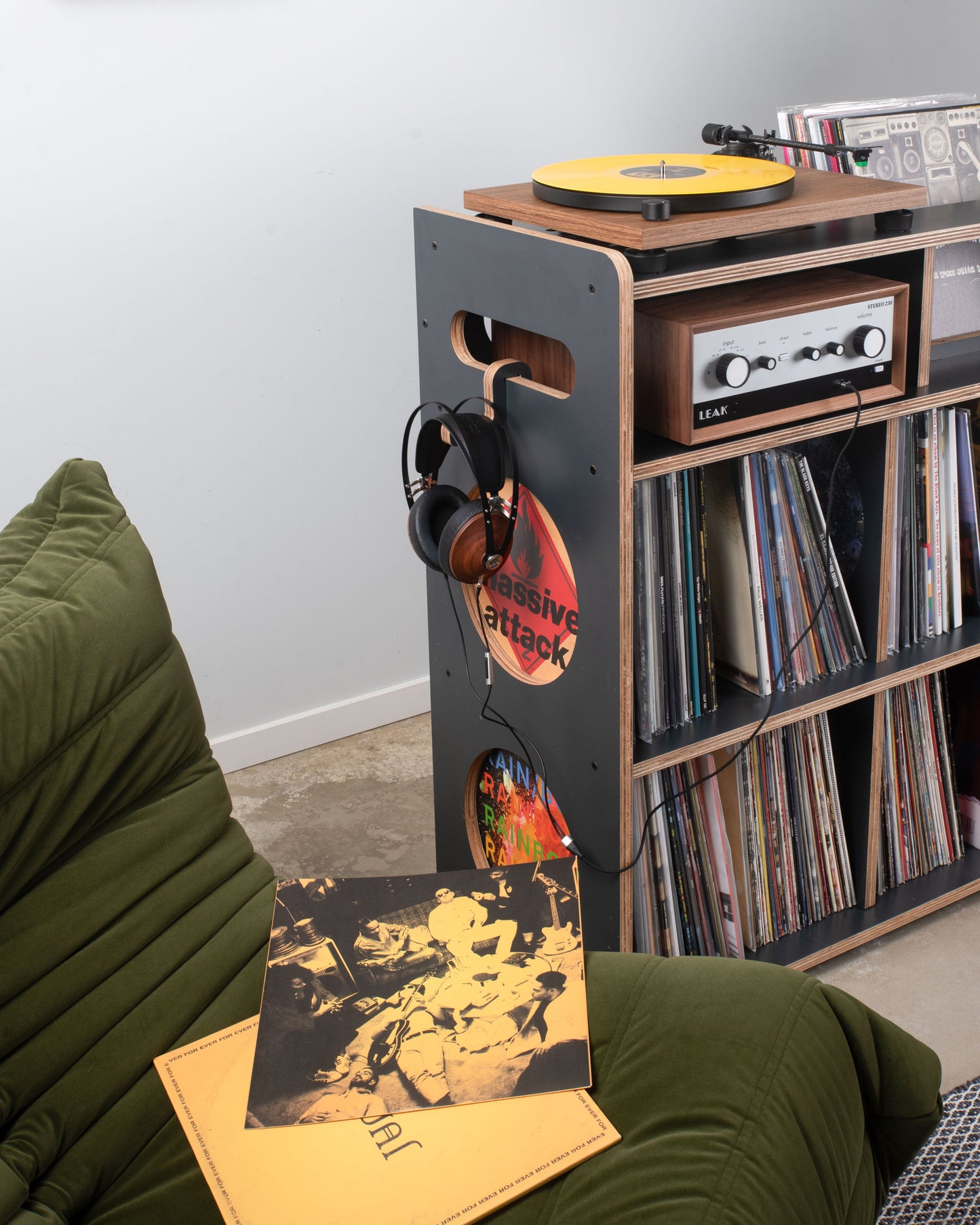 Stack 900 Record Stand